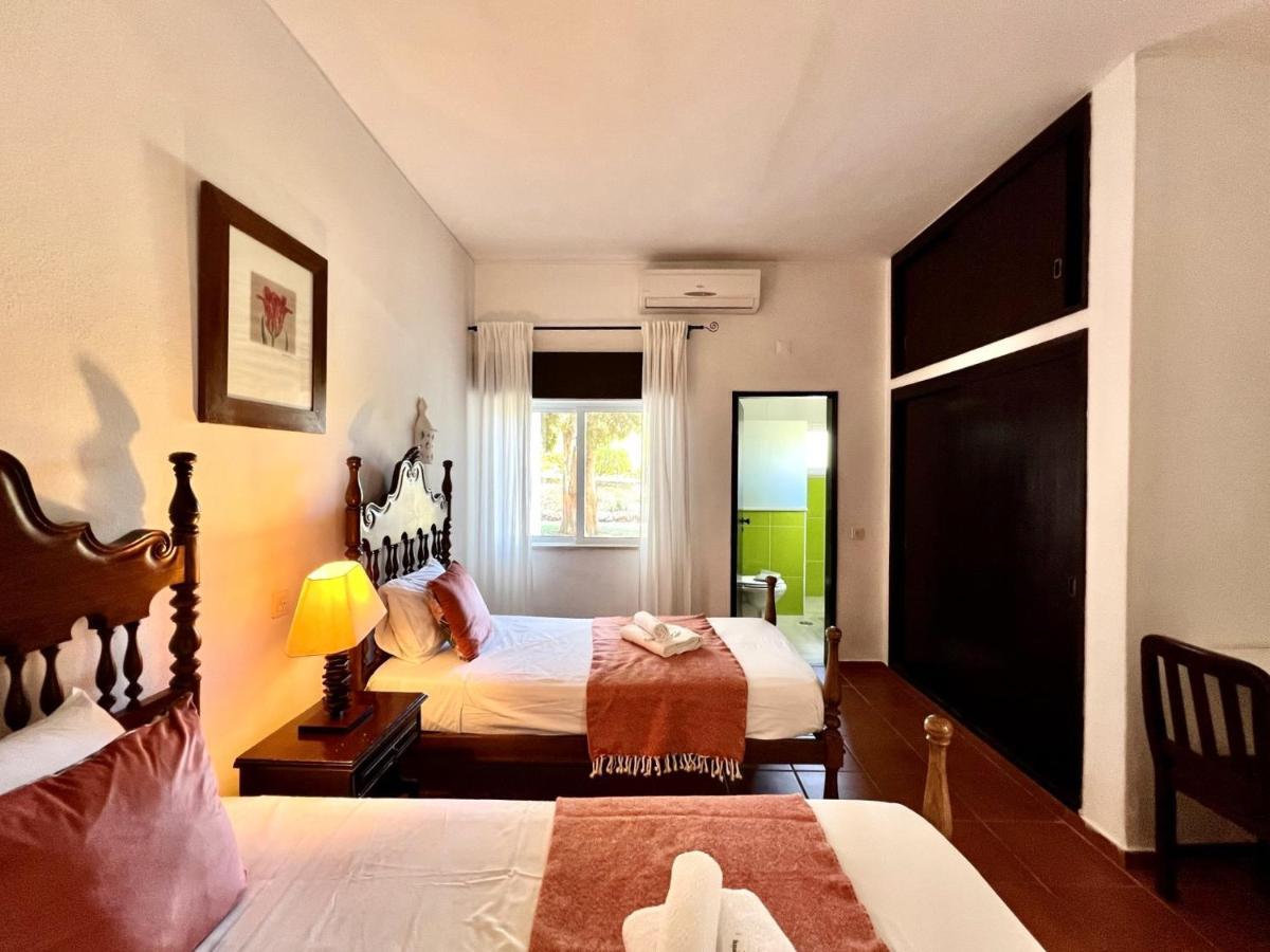 Armacao De Pera Twins 3 With Pool By Homing Apartment Ngoại thất bức ảnh